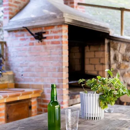 Rurales Villa-garcia Apartment Corigos